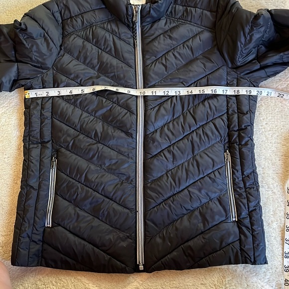 GAP Puffer Jacket - Picture 12 of 13